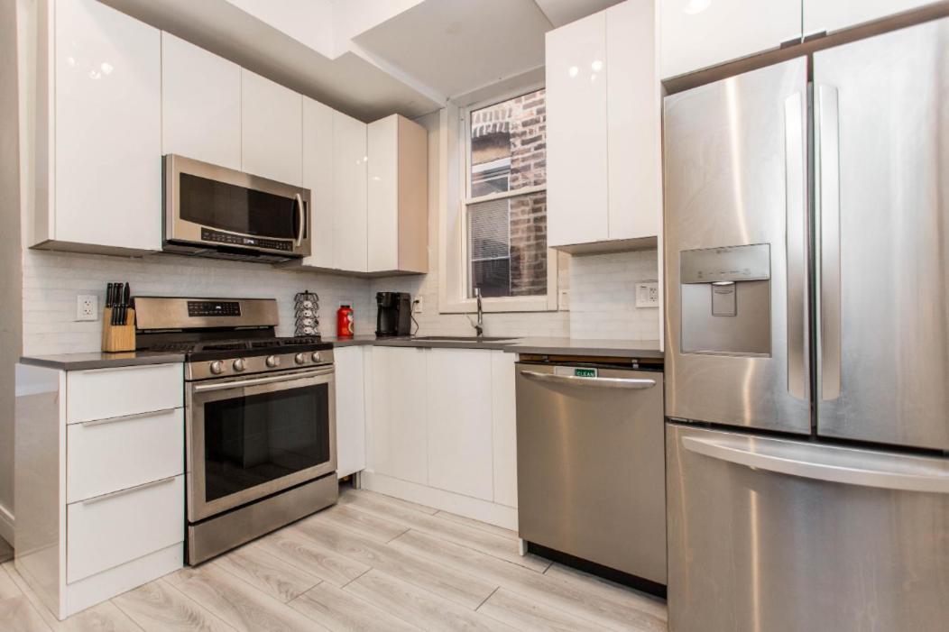 The Double Play - 1 Min Walk To Wrigley! Spacious 2Br - Perfect For Cubs Fans! شيكاغو المظهر الخارجي الصورة